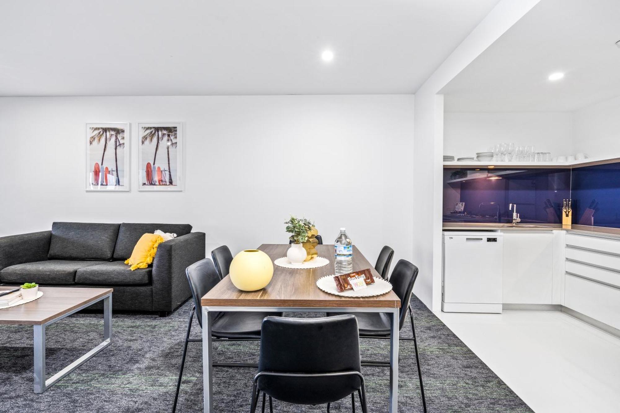 Circle On Cavill - Self Contained & Privately Managed Apartments - Wow Stay Gold Coast Esterno foto