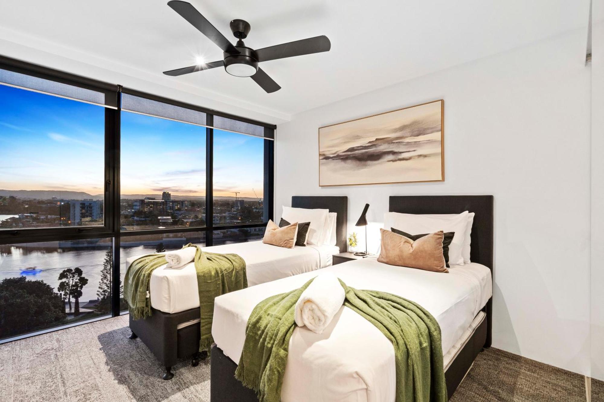 Circle On Cavill - Self Contained & Privately Managed Apartments - Wow Stay Gold Coast Esterno foto