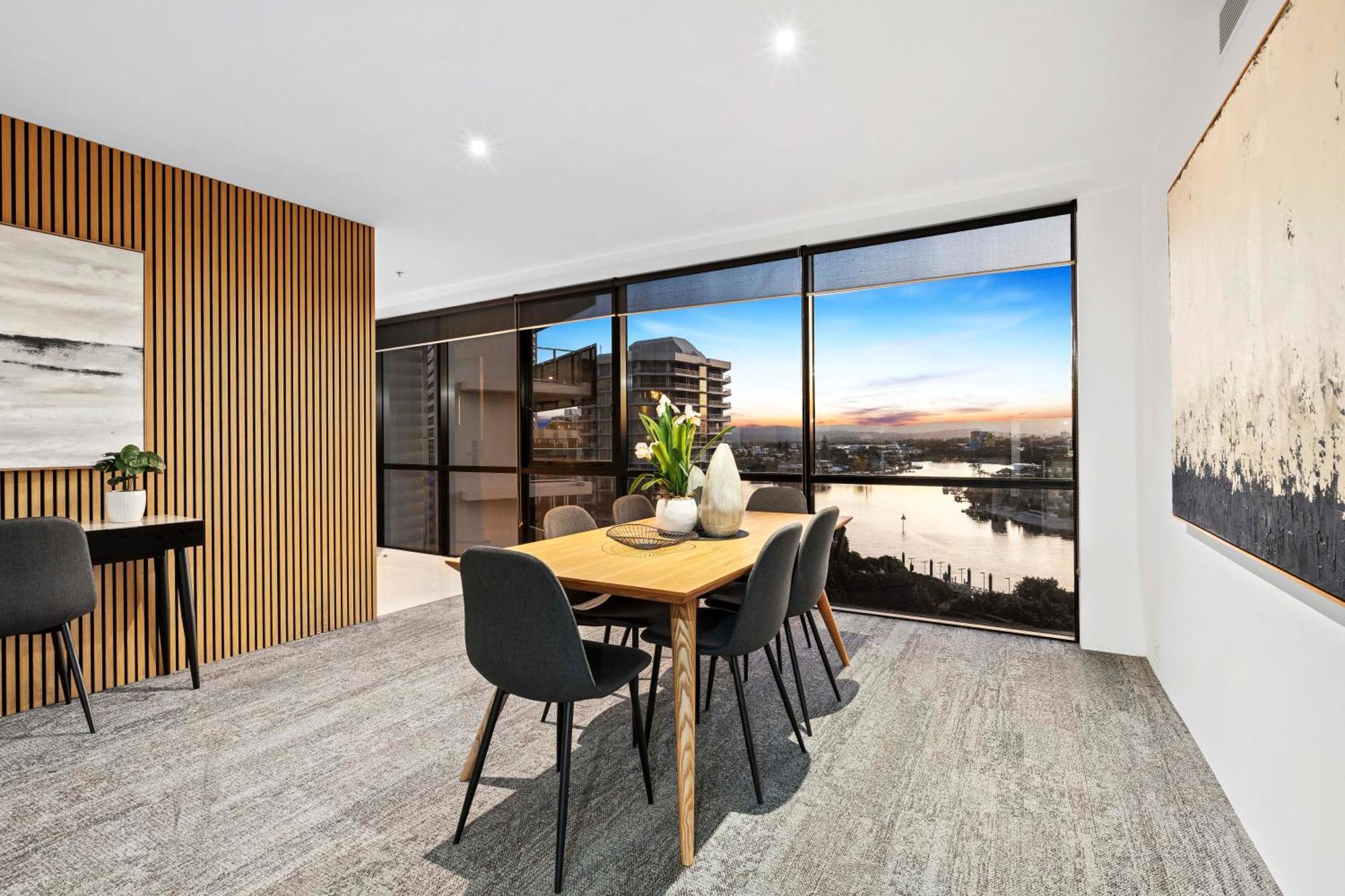 Circle On Cavill - Self Contained & Privately Managed Apartments - Wow Stay Gold Coast Esterno foto
