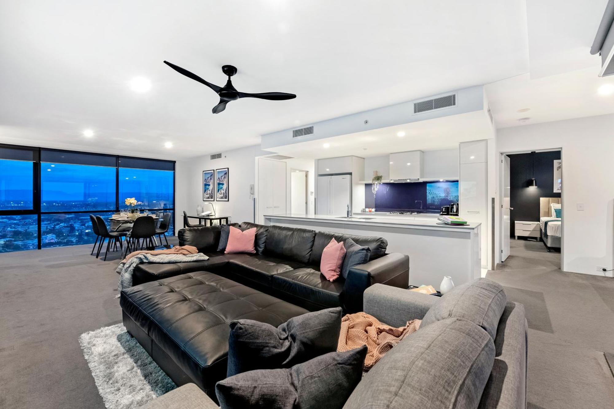 Circle On Cavill - Self Contained & Privately Managed Apartments - Wow Stay Gold Coast Esterno foto