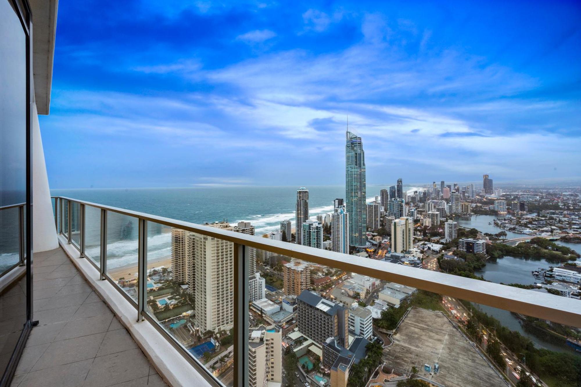 Circle On Cavill - Self Contained & Privately Managed Apartments - Wow Stay Gold Coast Esterno foto