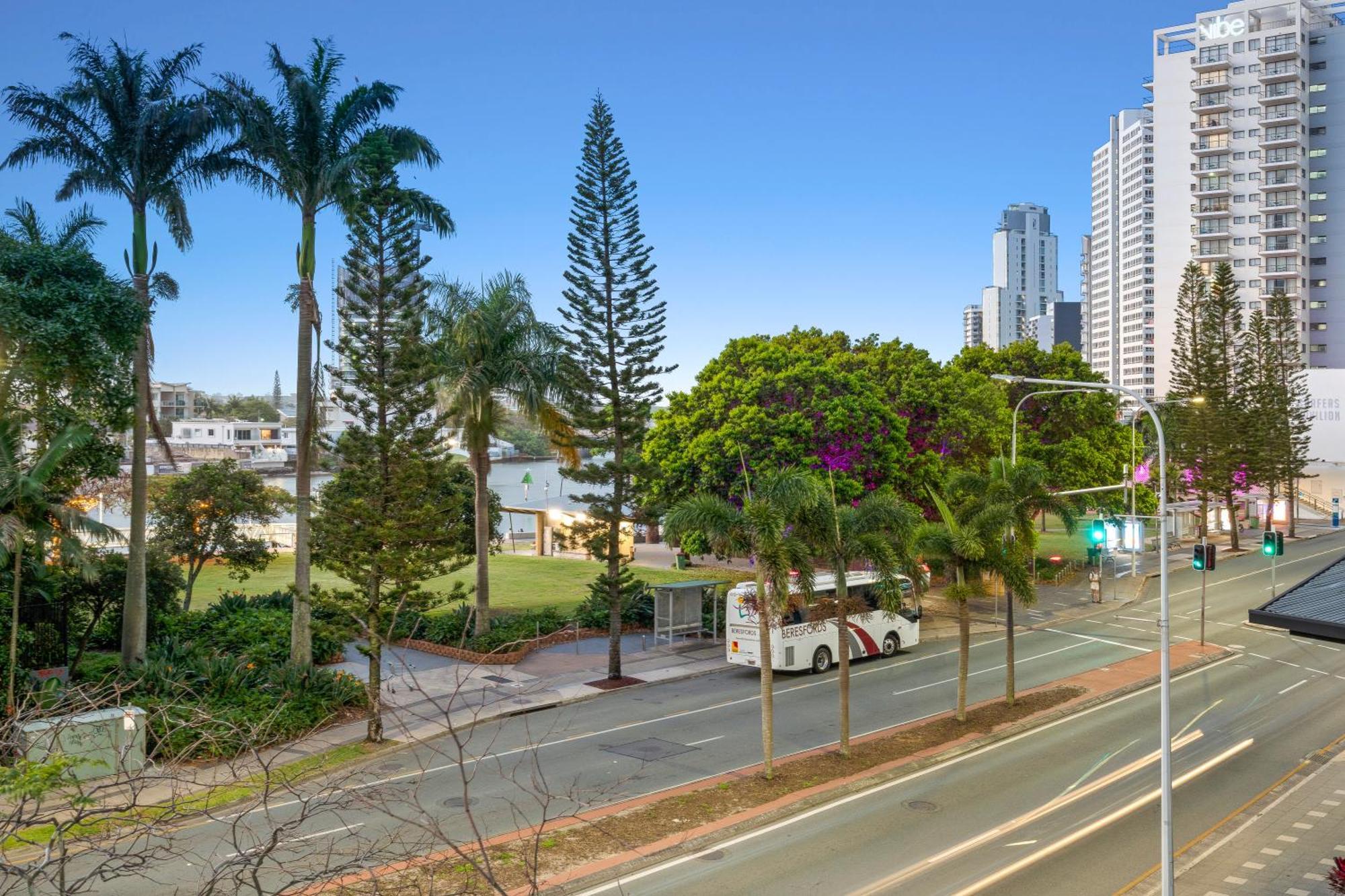 Circle On Cavill - Self Contained & Privately Managed Apartments - Wow Stay Gold Coast Esterno foto