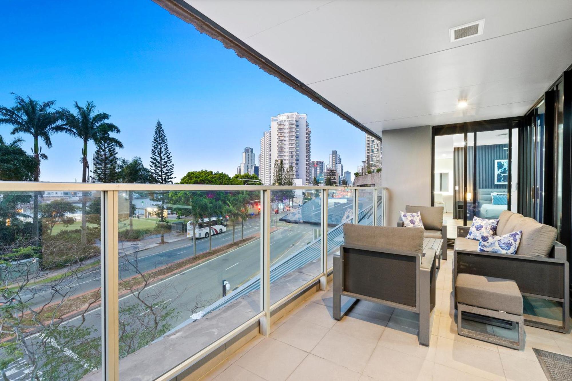 Circle On Cavill - Self Contained & Privately Managed Apartments - Wow Stay Gold Coast Esterno foto