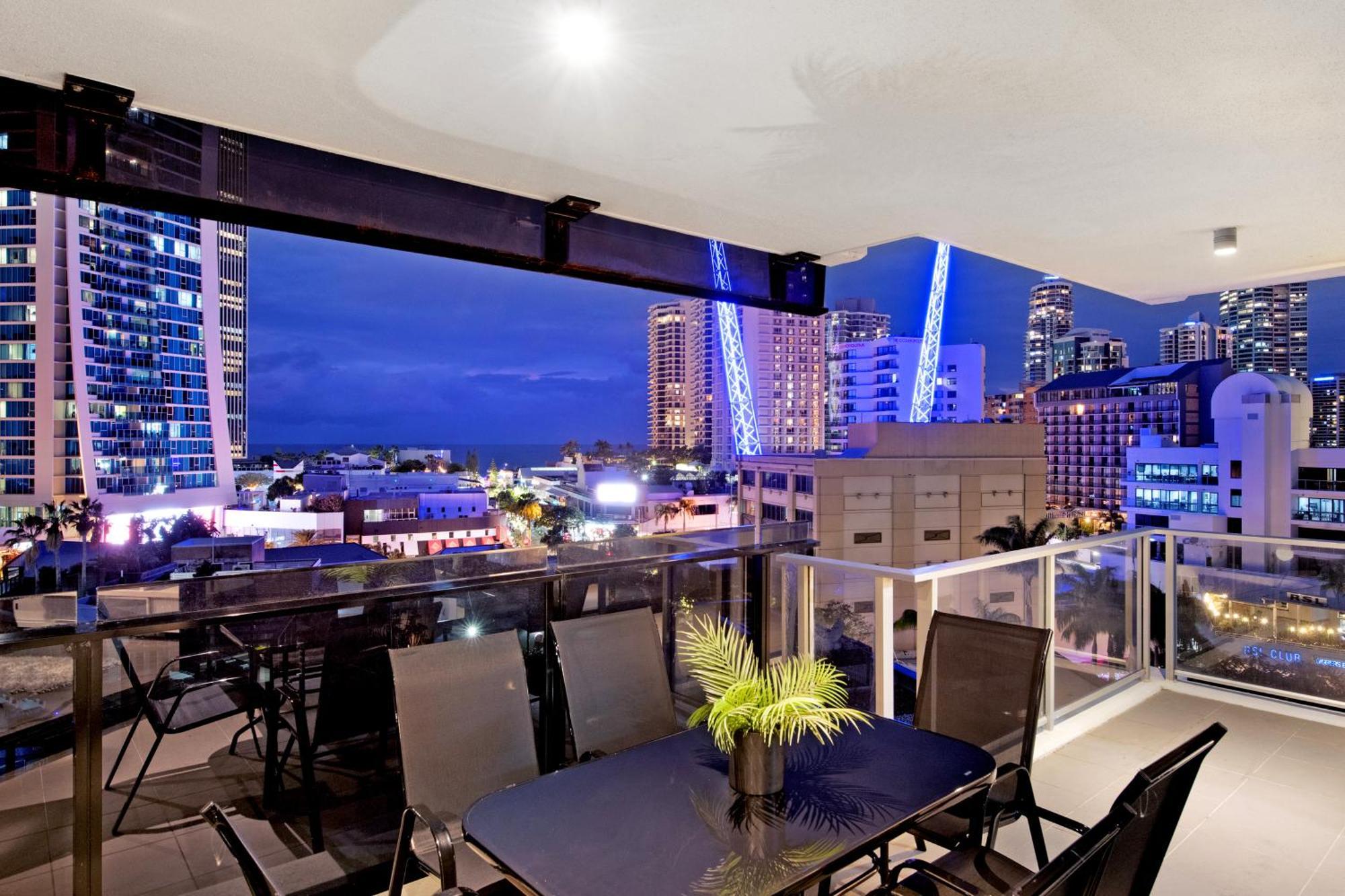 Circle On Cavill - Self Contained & Privately Managed Apartments - Wow Stay Gold Coast Esterno foto