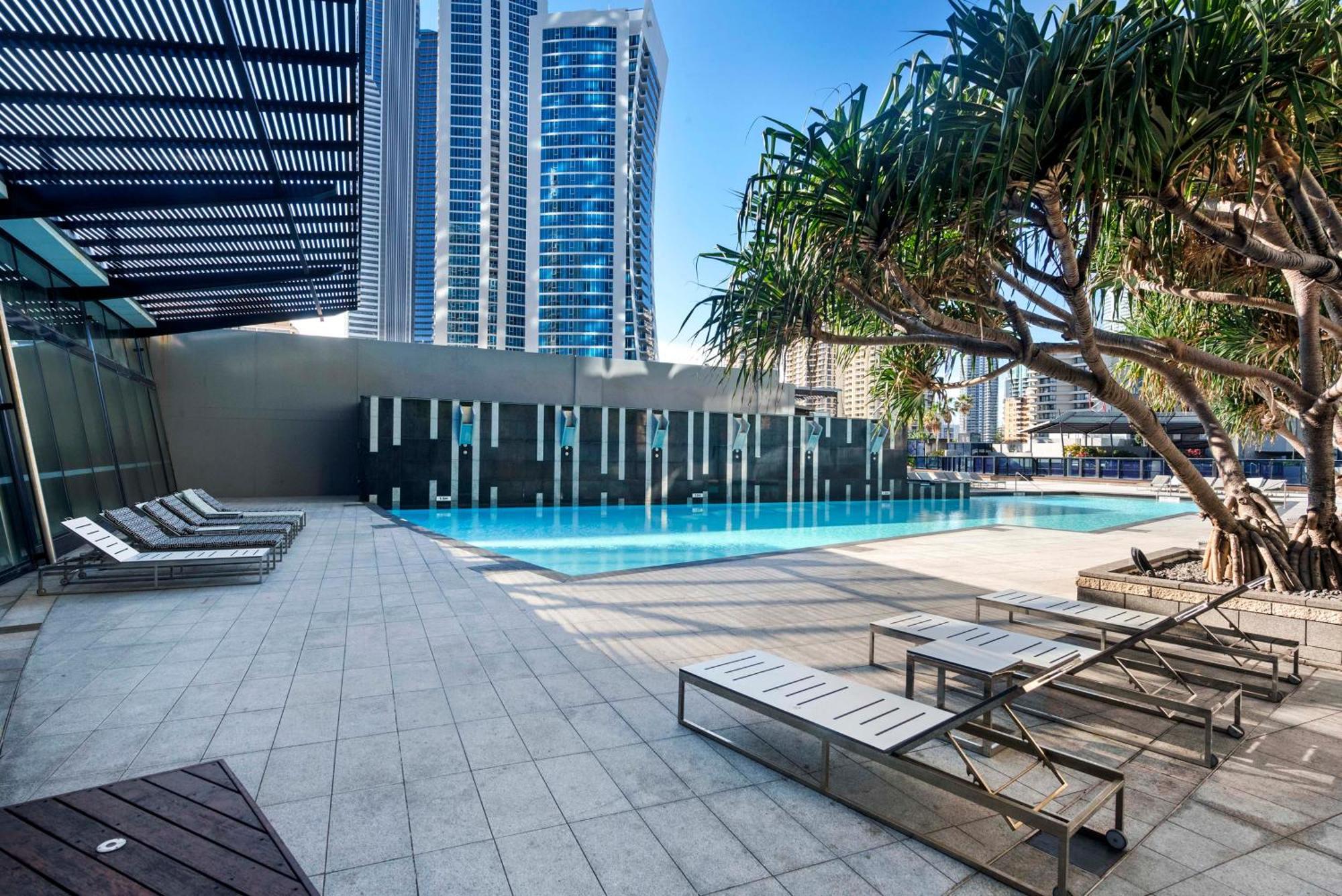 Circle On Cavill - Self Contained & Privately Managed Apartments - Wow Stay Gold Coast Esterno foto