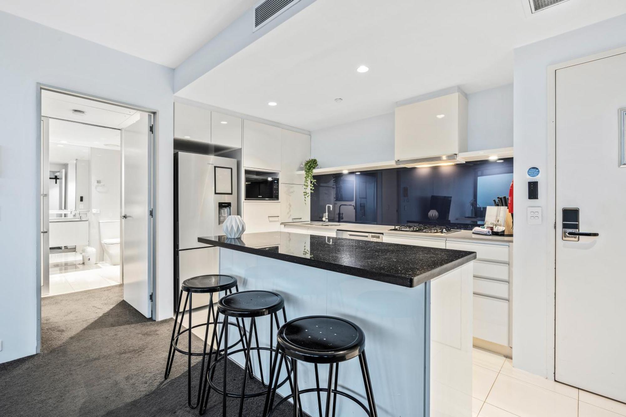 Circle On Cavill - Self Contained & Privately Managed Apartments - Wow Stay Gold Coast Esterno foto